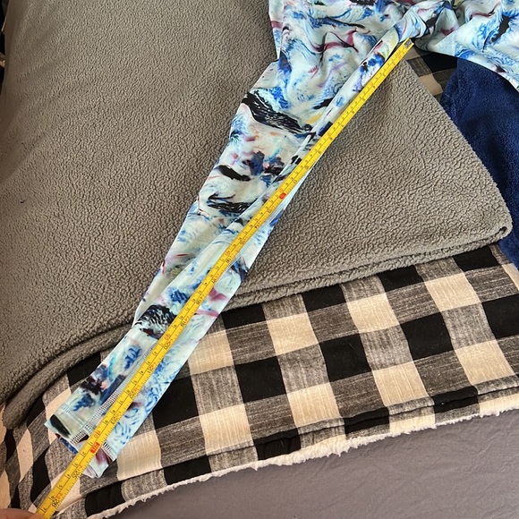 EUC Wunder Under leggings - Picture 6 of 6